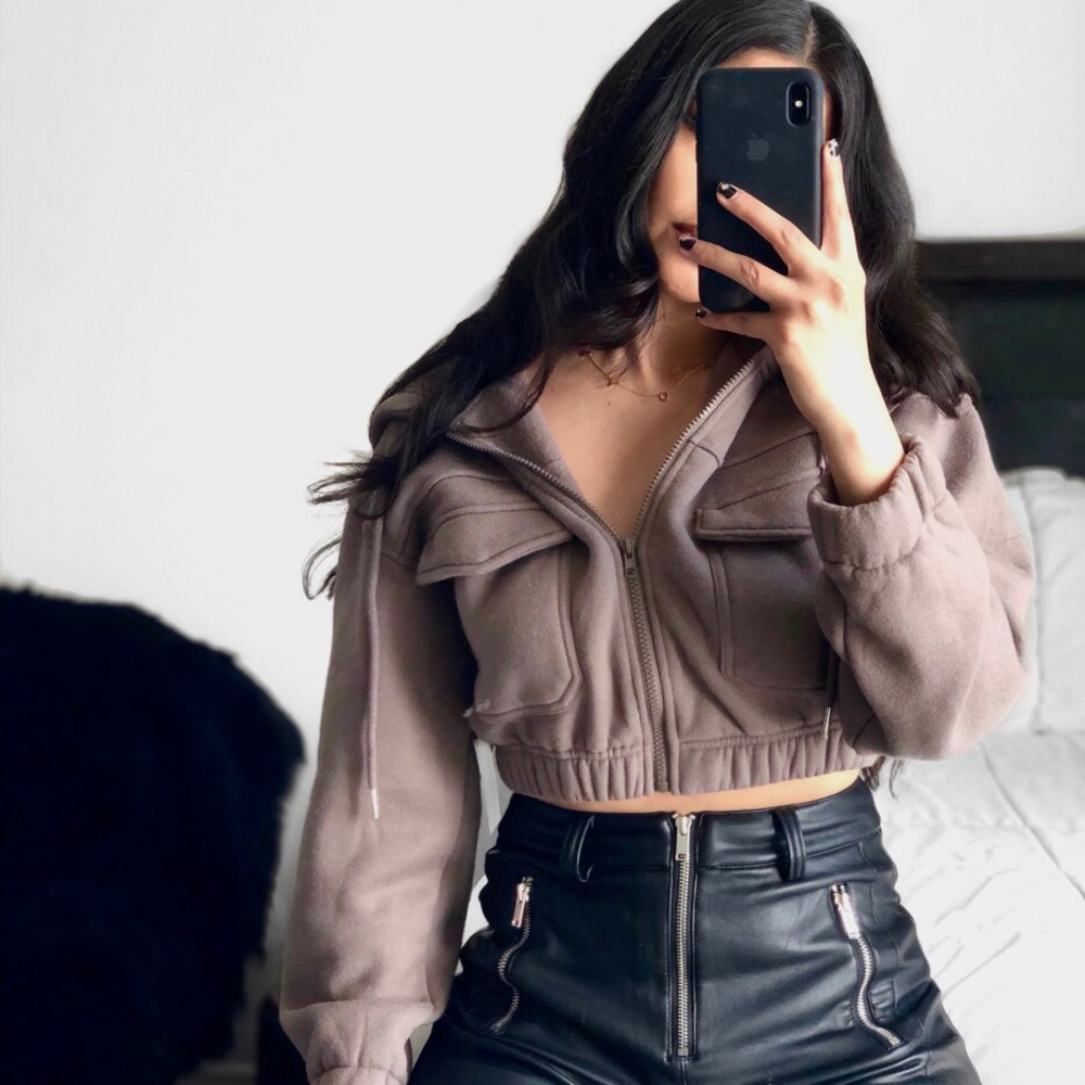 Cozy Cropped Hoodie with Pockets in Taupe